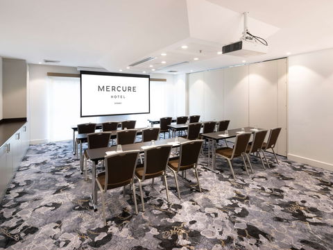Mercure Sydney - Darwin Holiday 11