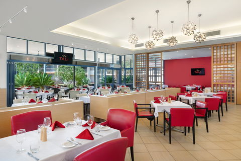 Crowne Plaza Alice Springs Lasseters - Darwin Holiday 9