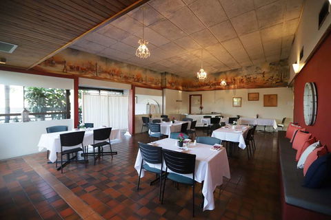 Emerald Central Hotel - Darwin Holiday 2