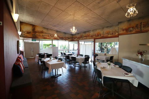 Emerald Central Hotel - Darwin Holiday 3
