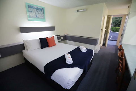 Emerald Central Hotel - Darwin Holiday 7