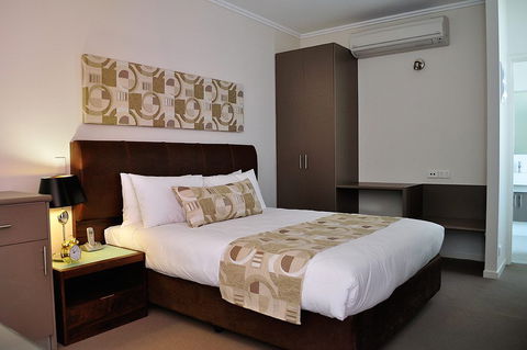 Quality Suites Fremantle - Darwin Holiday 1