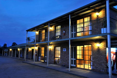Statesman Motor Inn - Darwin Holiday 0