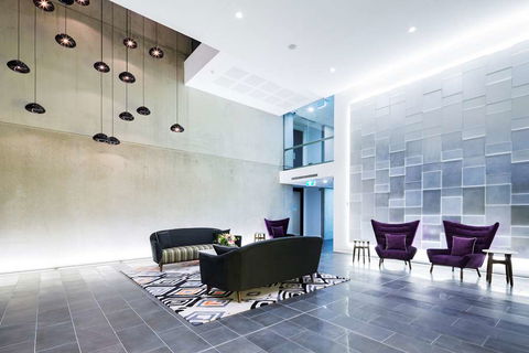 Avenue Hotel Canberra - Darwin Holiday 1