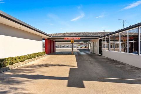 Econo Lodge Moree Spa Motor Inn - Darwin Holiday 2