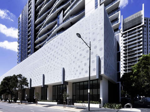 The Sebel Residences Melbourne Docklands - Darwin Holiday 1