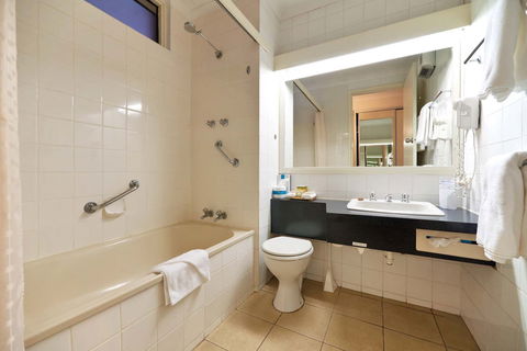 Beachfront Voyager Motor Inn - Darwin Holiday 1