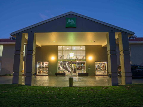Ibis Styles Canberra - Darwin Holiday 0