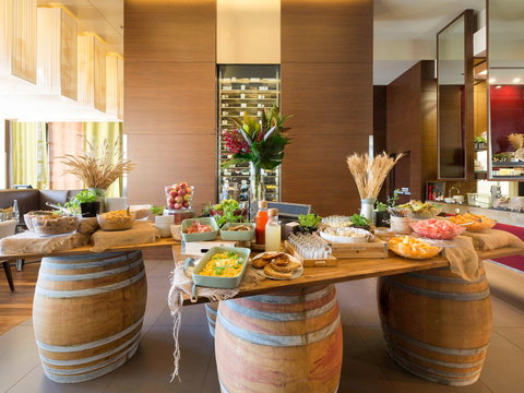 Pullman Hotel at Sydney Olympic Park - Darwin Holiday 1