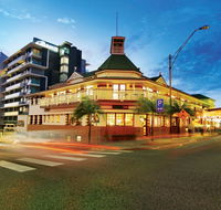 Oaks Grand Gladstone - Darwin Holiday
