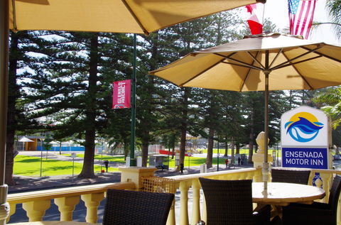 Ensenada Motor Inn - Darwin Holiday 1