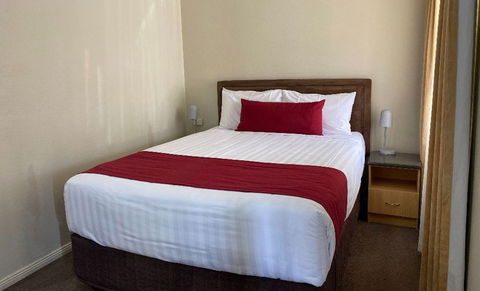 Ashton Townhouse Motel & Suites Tumut - Darwin Holiday 1