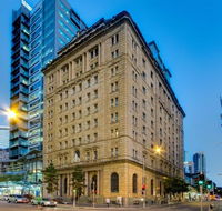MacArthur Chambers - Darwin Holiday