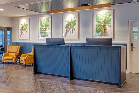 The Palmer Collective - Darwin Holiday 3