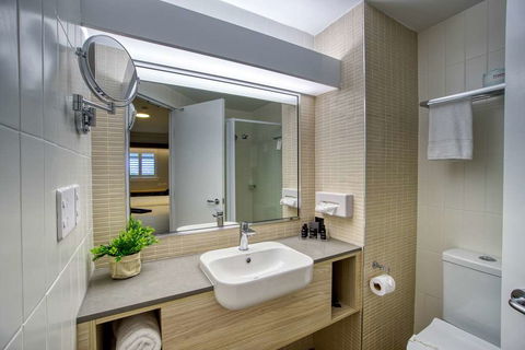 The Palmer Collective - Darwin Holiday 7