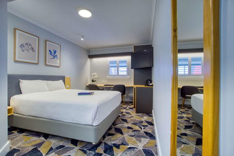 The Palmer Collective - Darwin Holiday 8