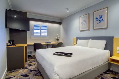 The Palmer Collective - Darwin Holiday 9