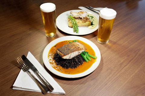 The Palmer Collective - Darwin Holiday 16