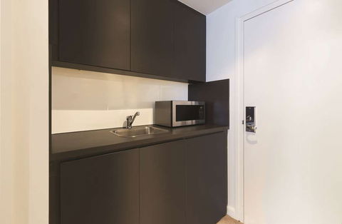 Adina Apartment Hotel Darling Harbour - Darwin Holiday 6
