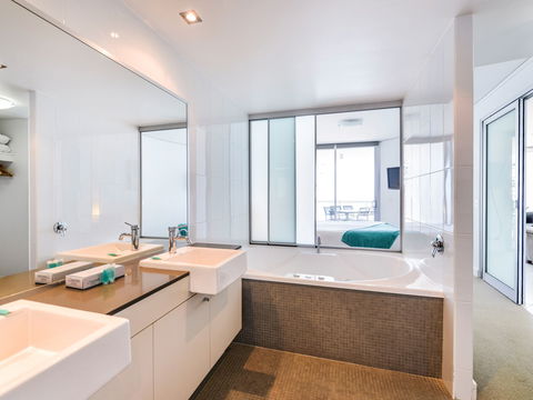 Grand Mercure Apartments Bargara - Darwin Holiday 6