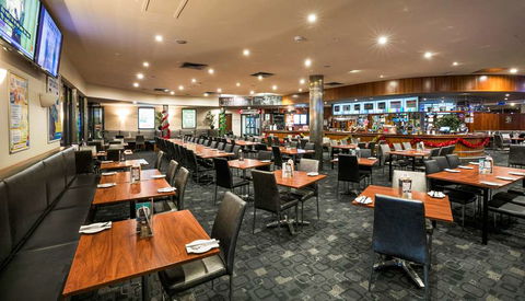 Nightcap At Playford Tavern - Darwin Holiday 3