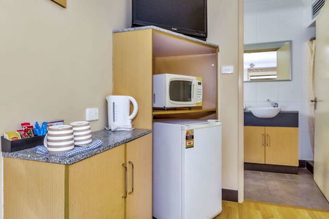 Econo Lodge Karratha - Darwin Holiday 9