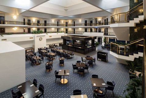 Ramada by Wyndham Diplomat Canberra - Darwin Holiday 12