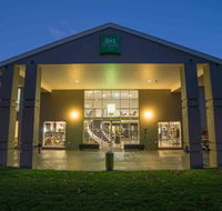 Ibis Styles Canberra - Darwin Holiday