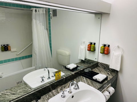 Holiday Inn Parramatta - Darwin Holiday 7
