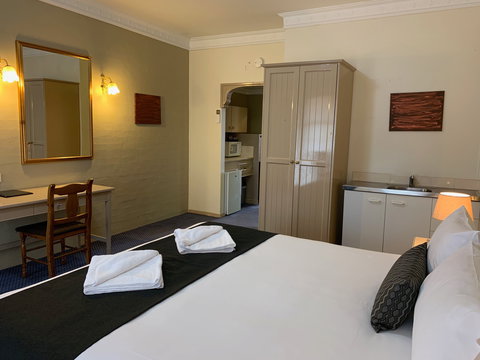 Heritage Motor Inn Goulburn - Darwin Holiday 2