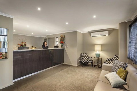 Quest Mont Albert - Darwin Holiday 2