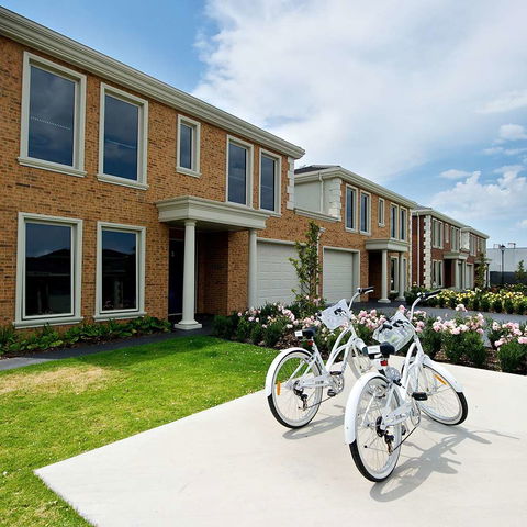 Mansi on Raymond - Darwin Holiday 0