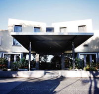 Golden Pebble Hotel - Darwin Holiday