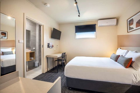 Nightcap at Manhattan Hotel - Darwin Holiday 11