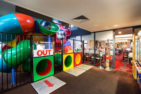 Nightcap At Keysborough Hotel - Darwin Holiday 8