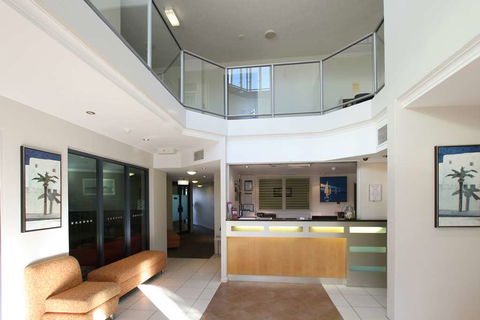 Caloundra Central Apartment Hotel - Darwin Holiday 2