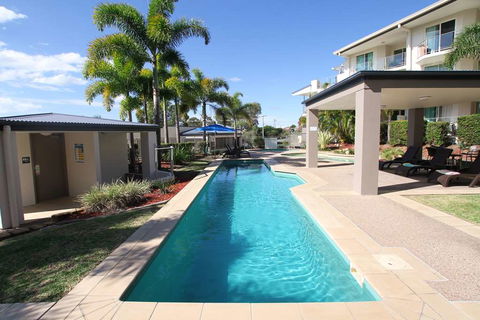 Caloundra Central Apartment Hotel - Darwin Holiday 8