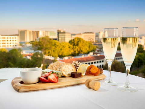 Novotel Canberra - Darwin Holiday 2