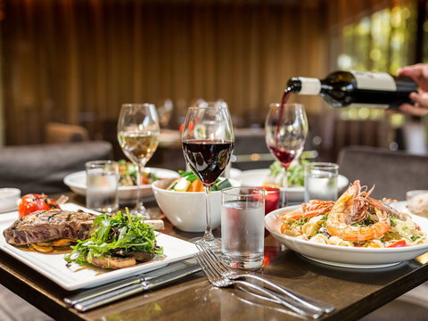 Novotel Canberra - Darwin Holiday 9