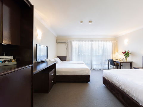 ibis Styles Canberra Tall Trees - Darwin Holiday 2