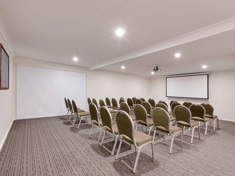 ibis Styles Canberra Tall Trees - Darwin Holiday 8