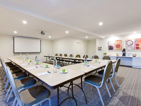 ibis Styles Canberra Tall Trees - Darwin Holiday 10