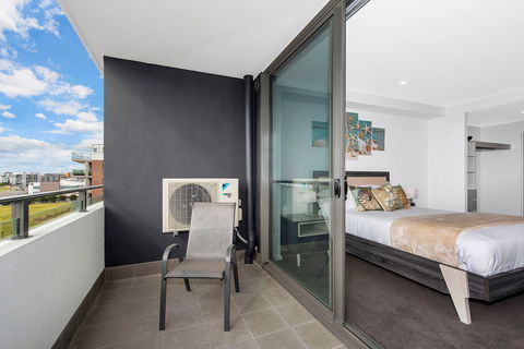Astra Apartments Newcastle - Darwin Holiday 9