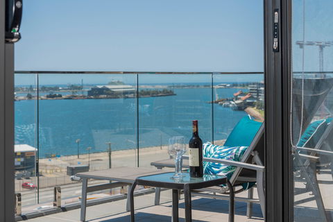 Astra Apartments Newcastle - Darwin Holiday 15