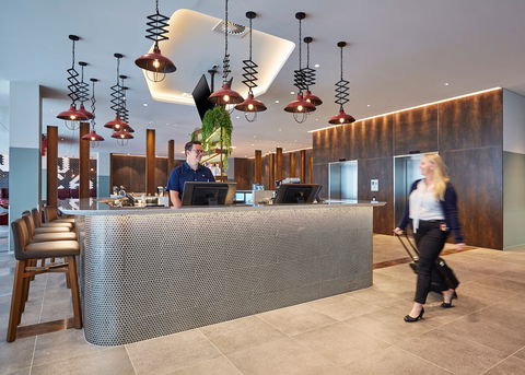 Holiday Inn Express Newcastle - Darwin Holiday 4