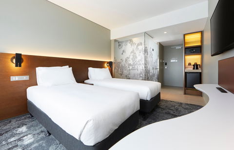 Holiday Inn Express Newcastle - Darwin Holiday 7