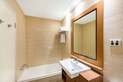 Quality Hotel Ambassador Perth - Darwin Holiday 6