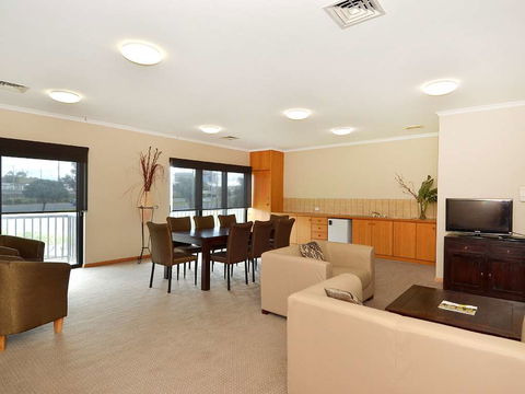 Best Western Geelong Motor Inn - Darwin Holiday 1