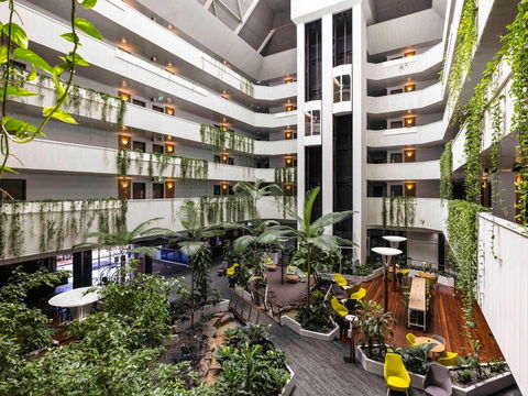 Novotel Darwin Atrium - Darwin Holiday 0