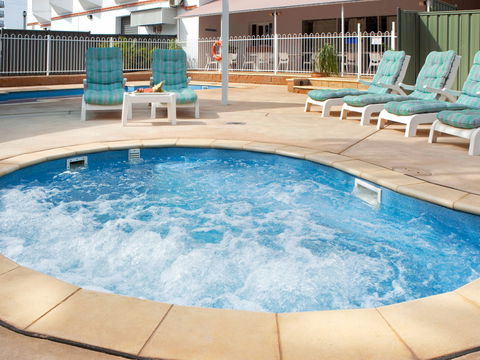 Novotel Darwin Atrium - Darwin Holiday 9